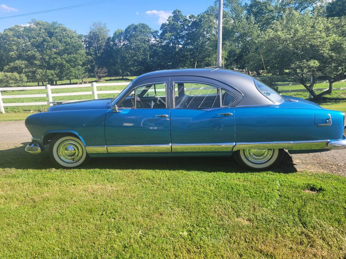 Kaiser-Frazer-special-1951-blue