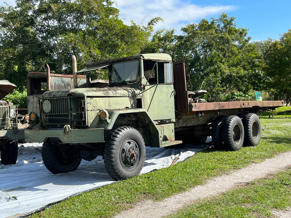 Kaiser-Jeep-1980-green