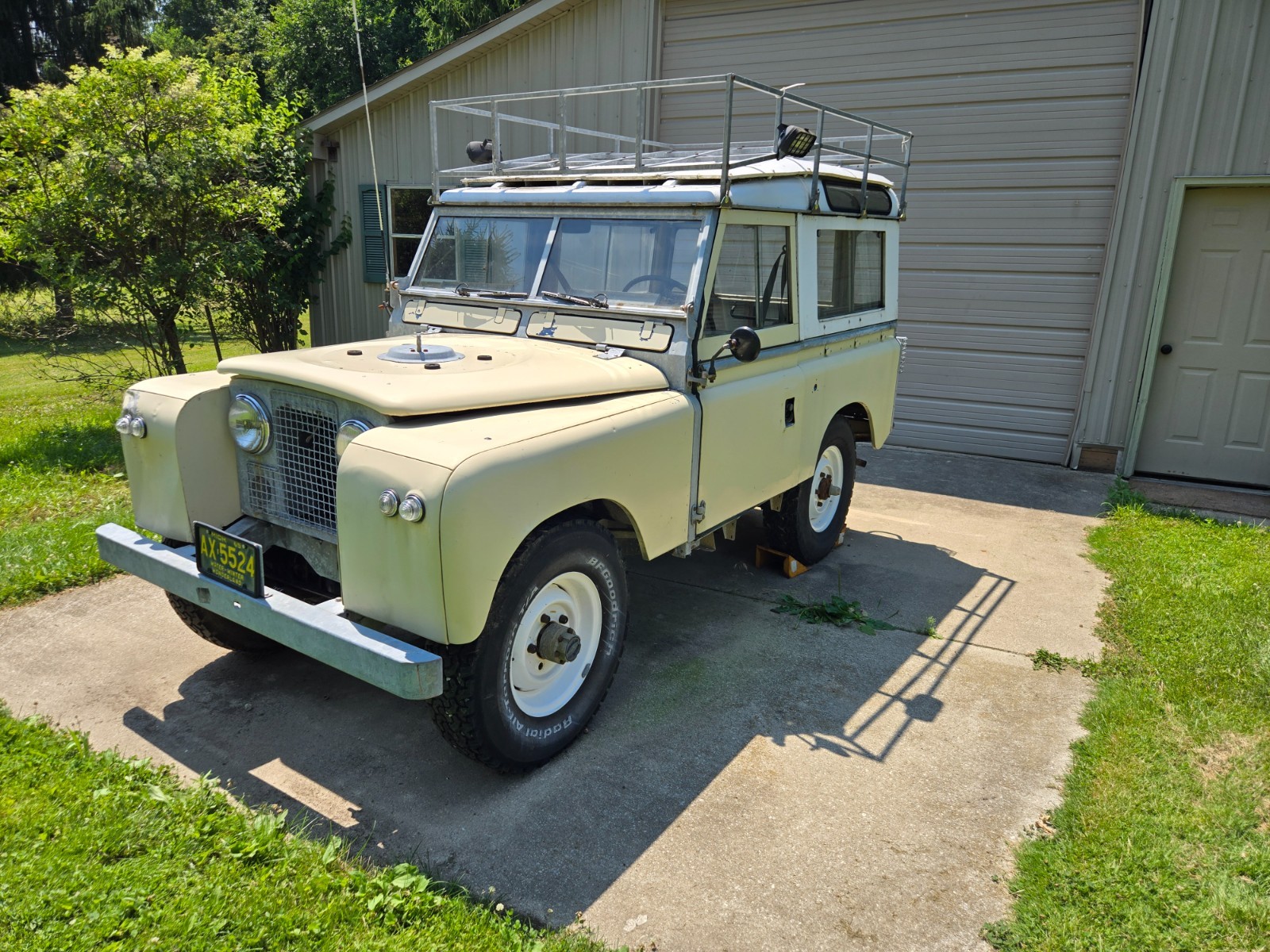 Land-Rover-Series-IIA-88-1964-SUV-White