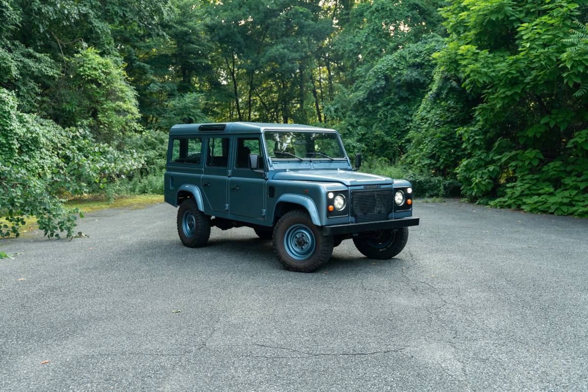 Land-rover-Defender-110-1996-blue