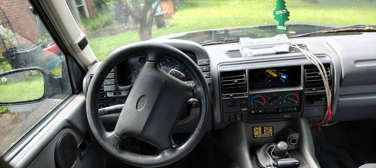 Land-rover-Discovery-1996-blue