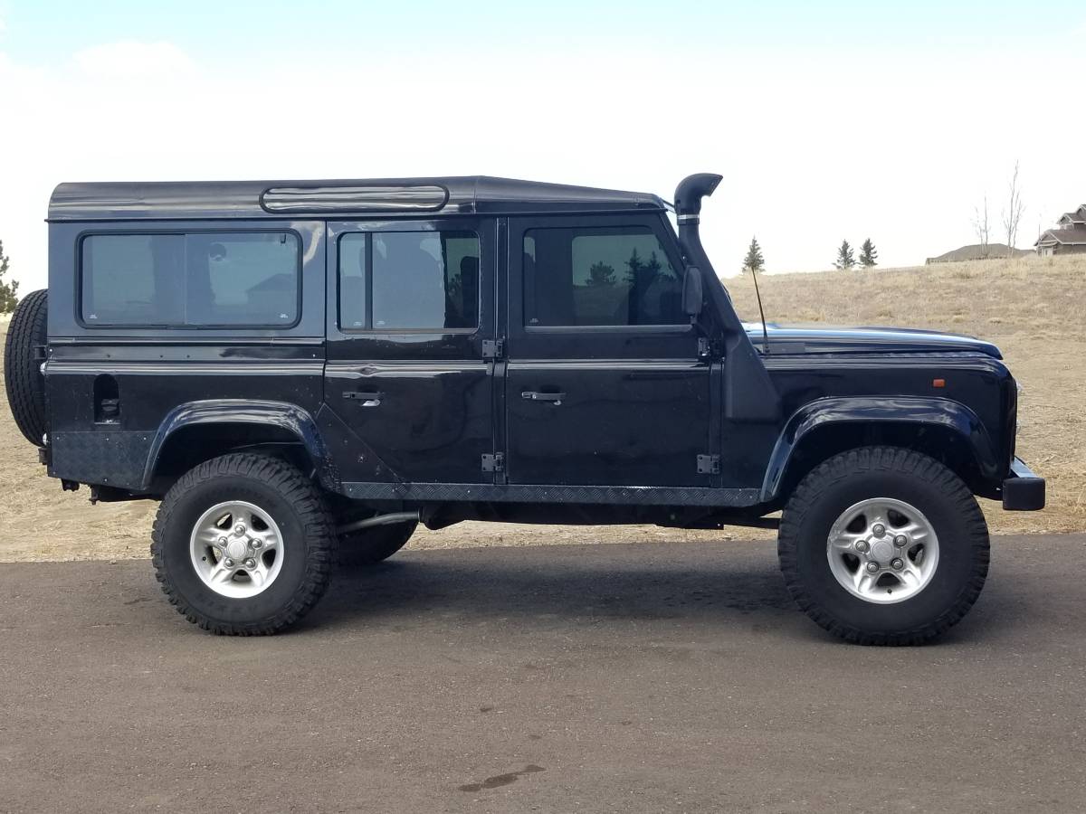 Landrover-defender-110-1984-black
