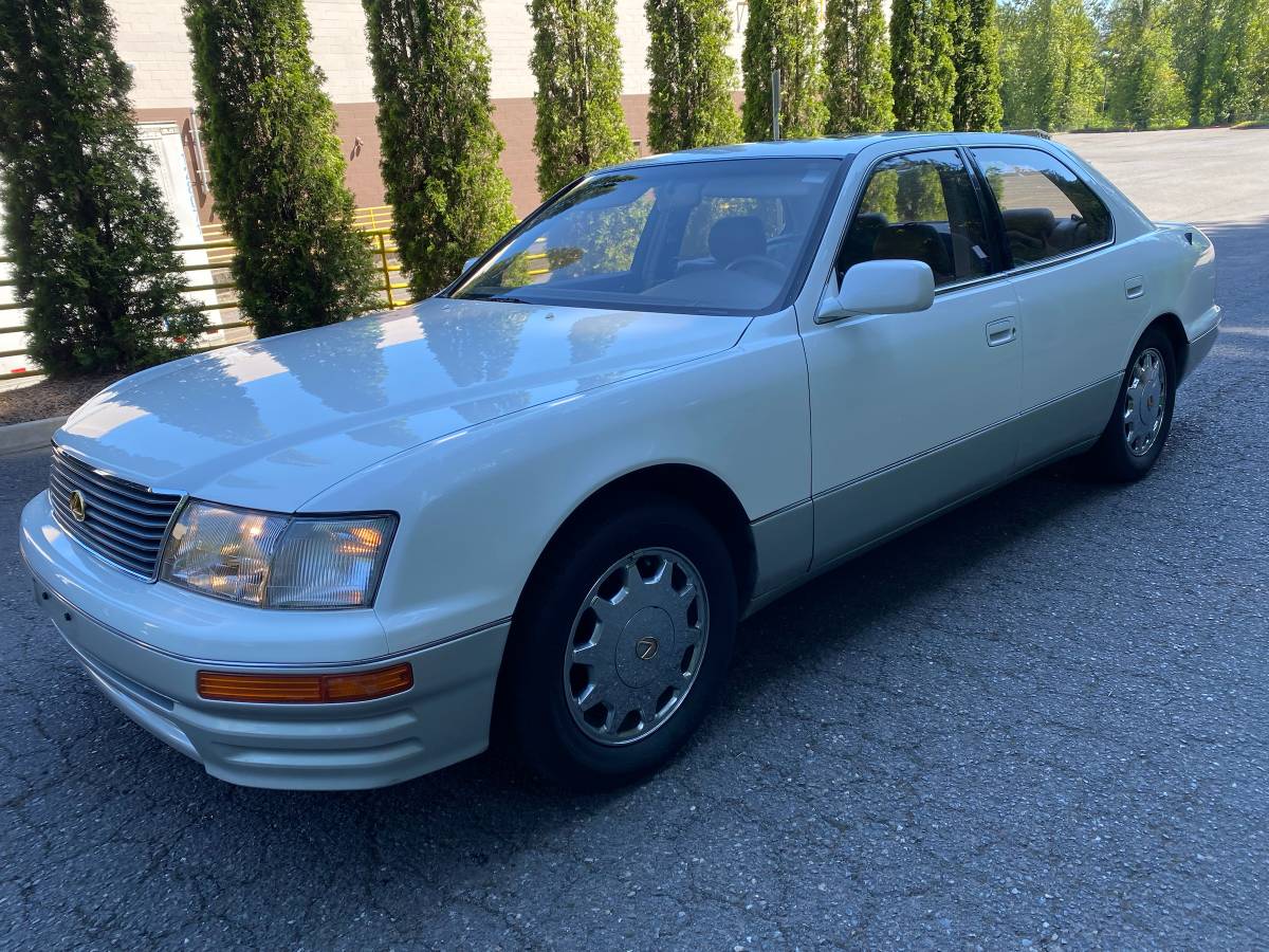 Lexus-Ls-400-1996-white