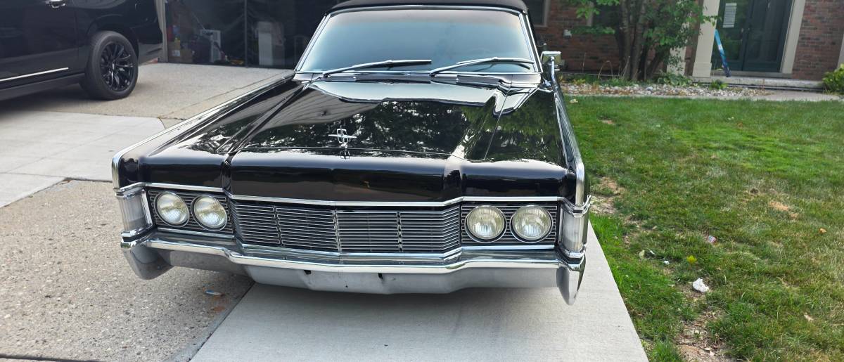 Lincoln-Continental-1968