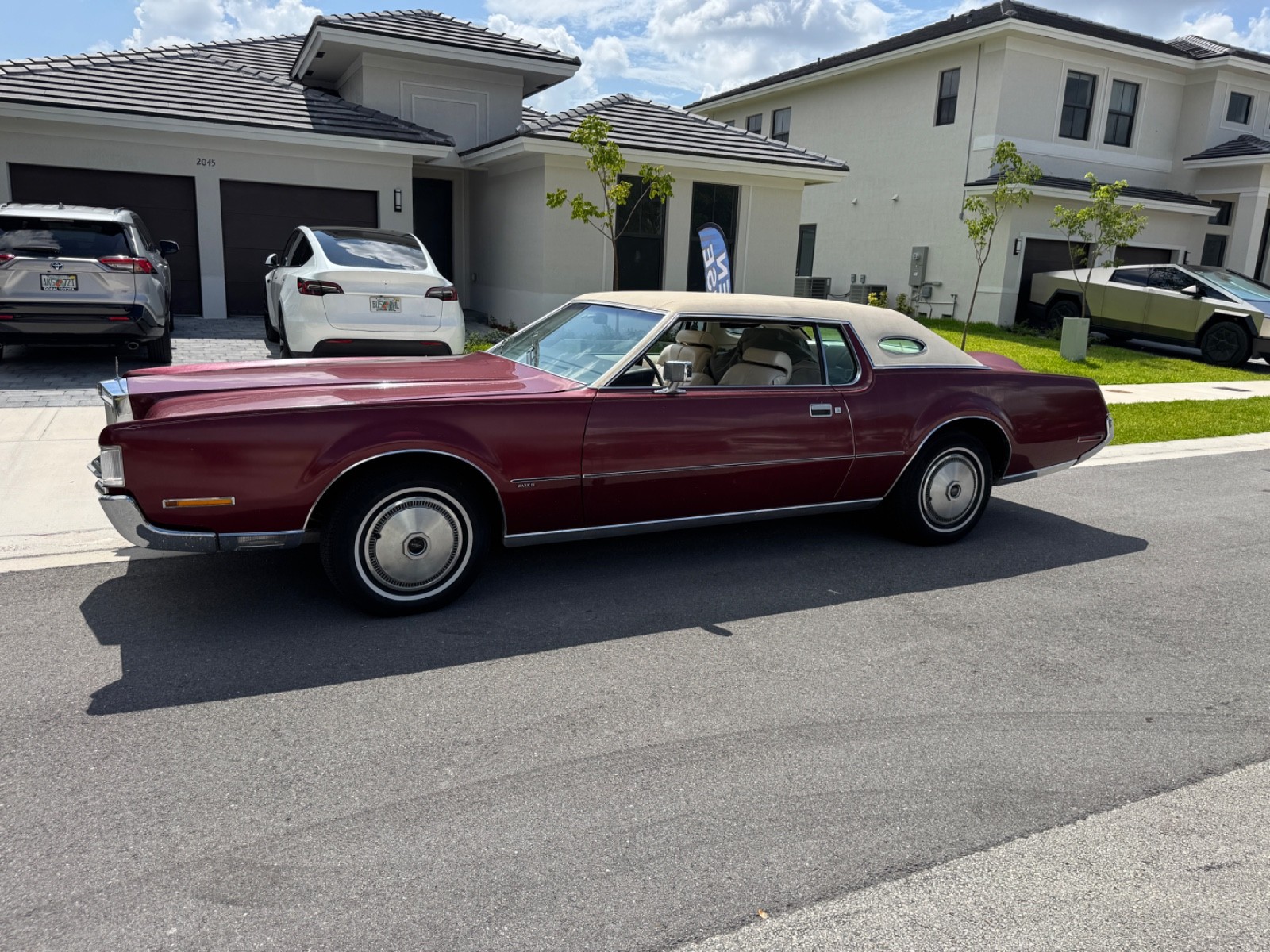 Lincoln-Continental-1972-Sedan-White