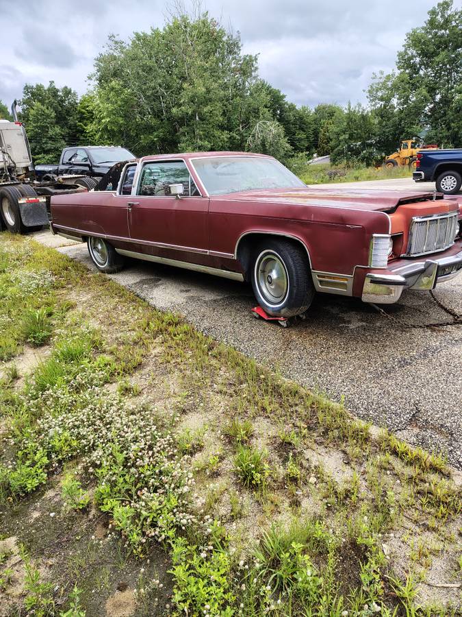 Lincoln-Continental-1976