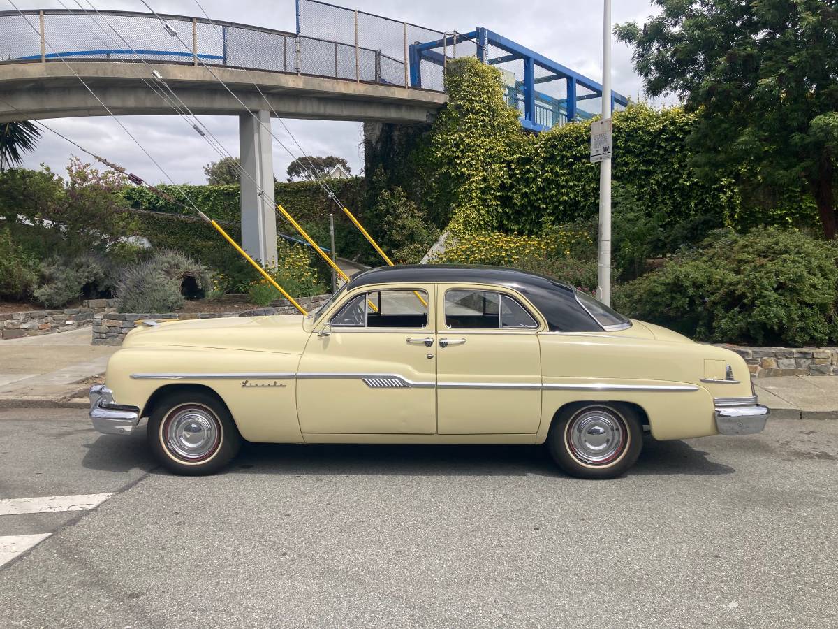 Lincoln-Lincoln-1951-yellow