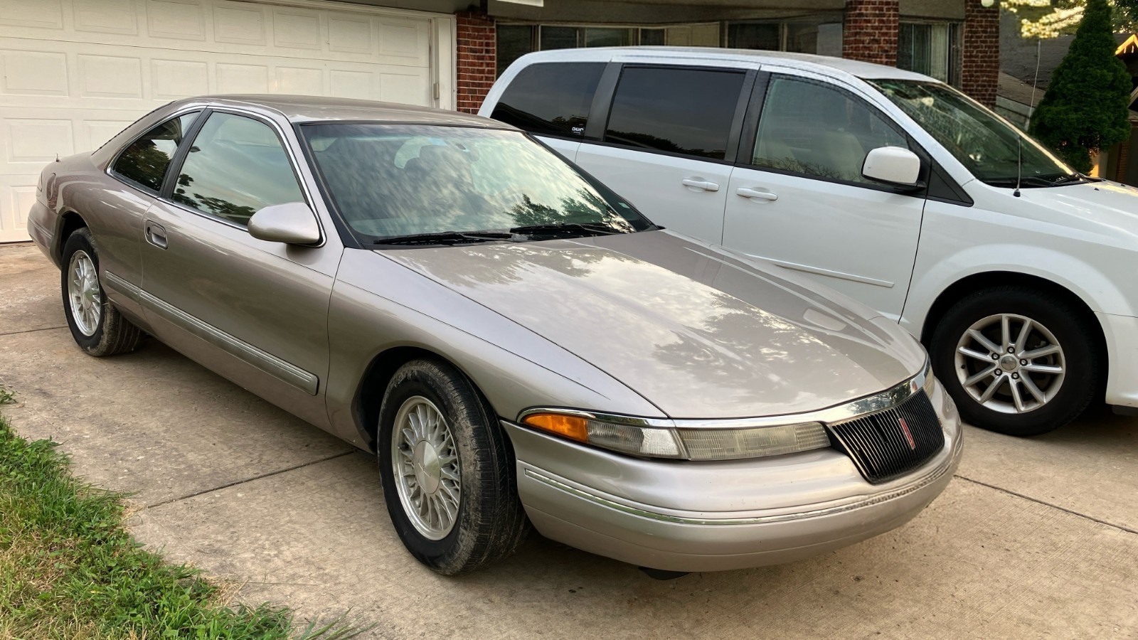 Lincoln-Mark-Series-1995-Coupe-Tan