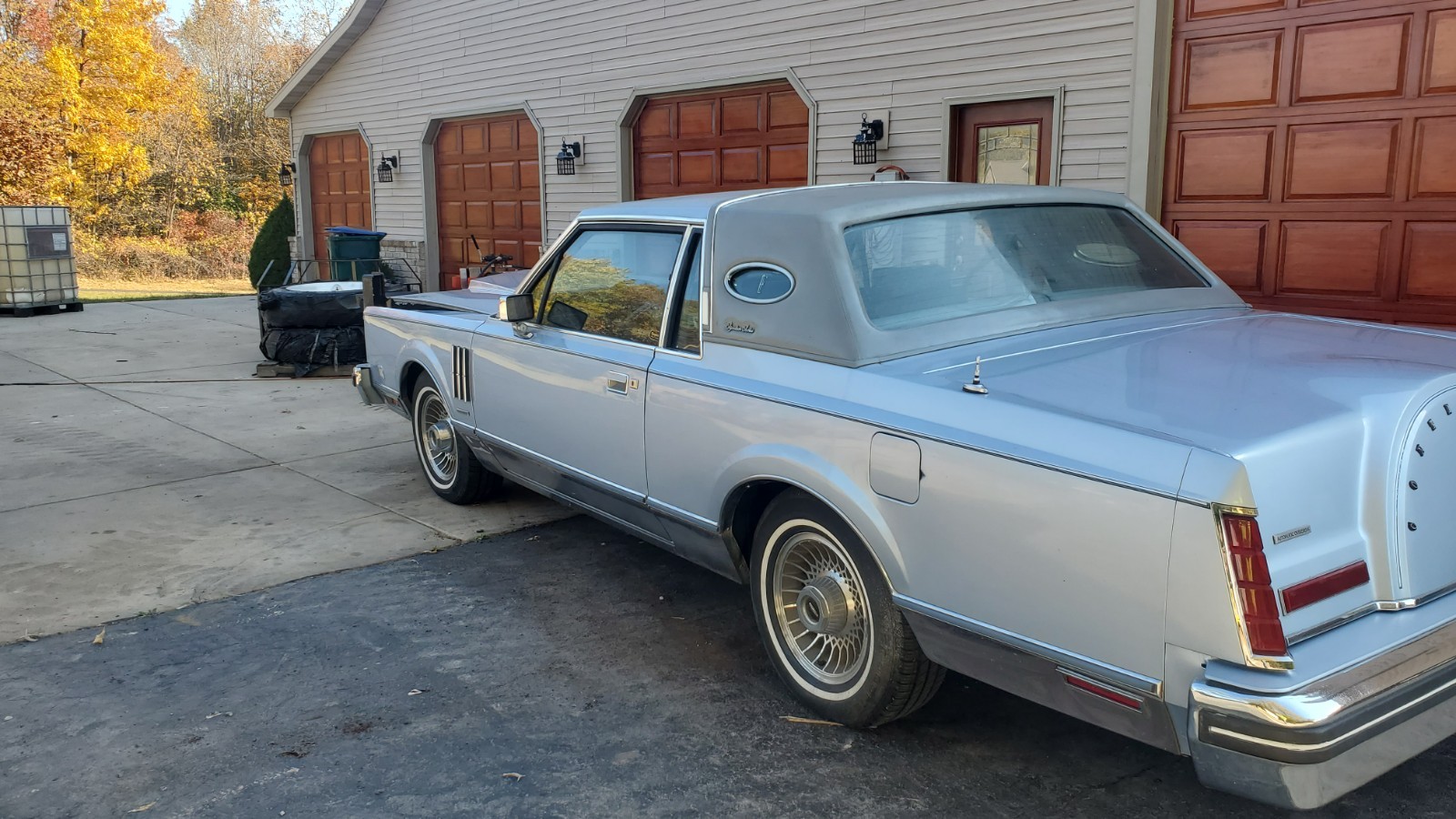 Lincoln-Premier-1983-Coupe-Blue
