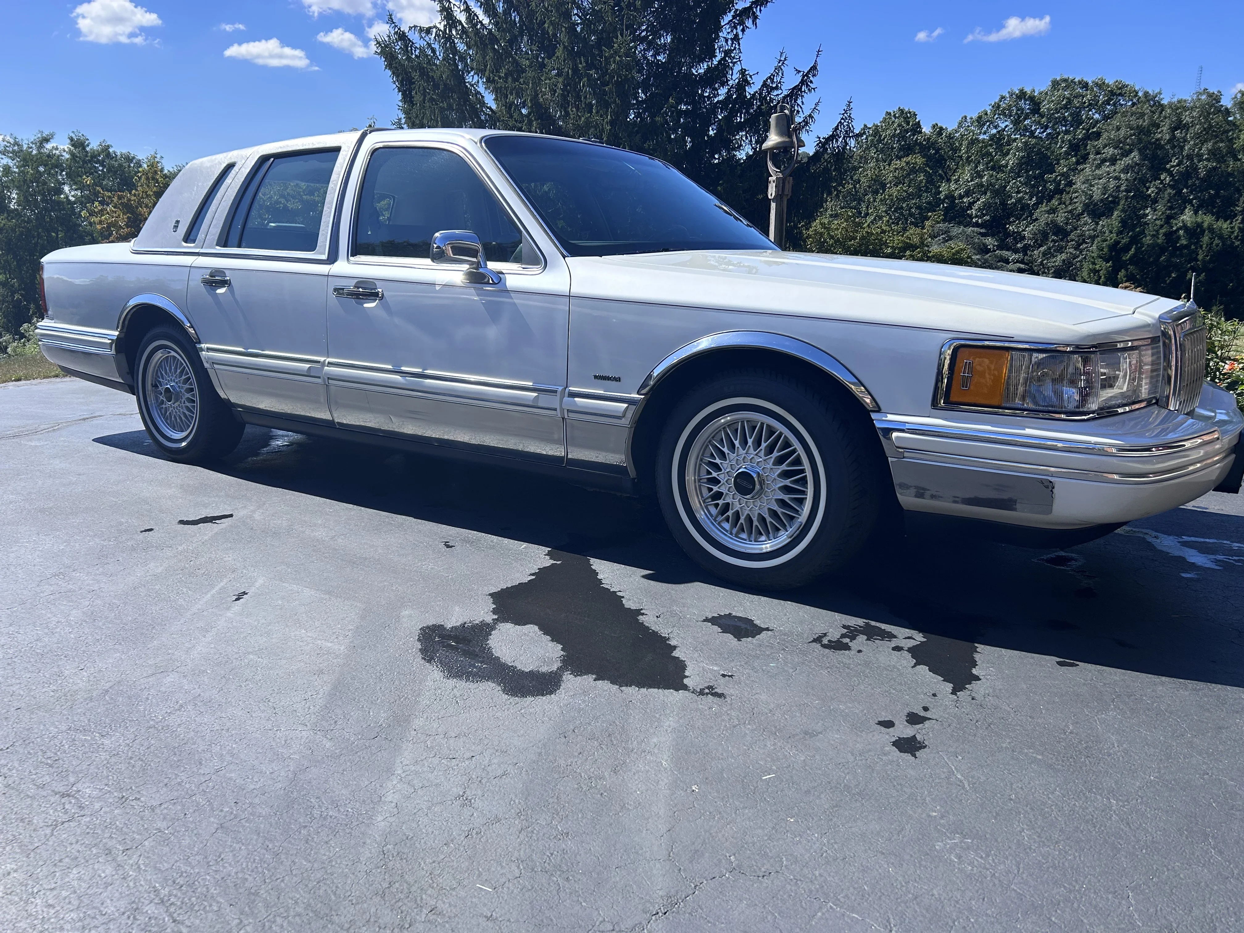 Lincoln-Town-car-cartier-1994-Off-White-Gray
