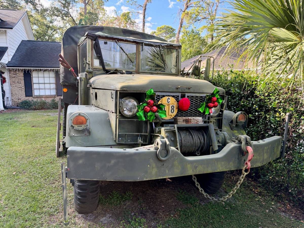 M35a2-quotdeuce-a-halfquot-6x6-army-truck-1971