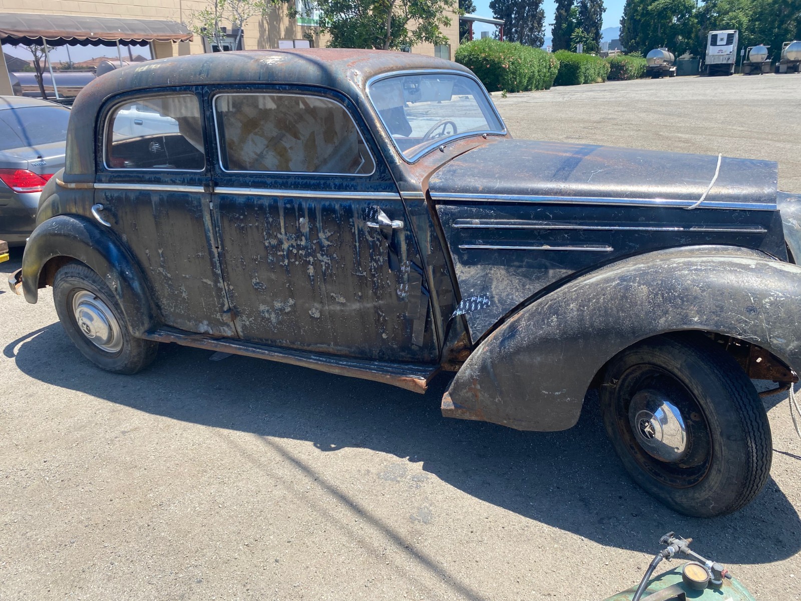 MERCEDES-BENZ-220S-1952-Sedan-Black