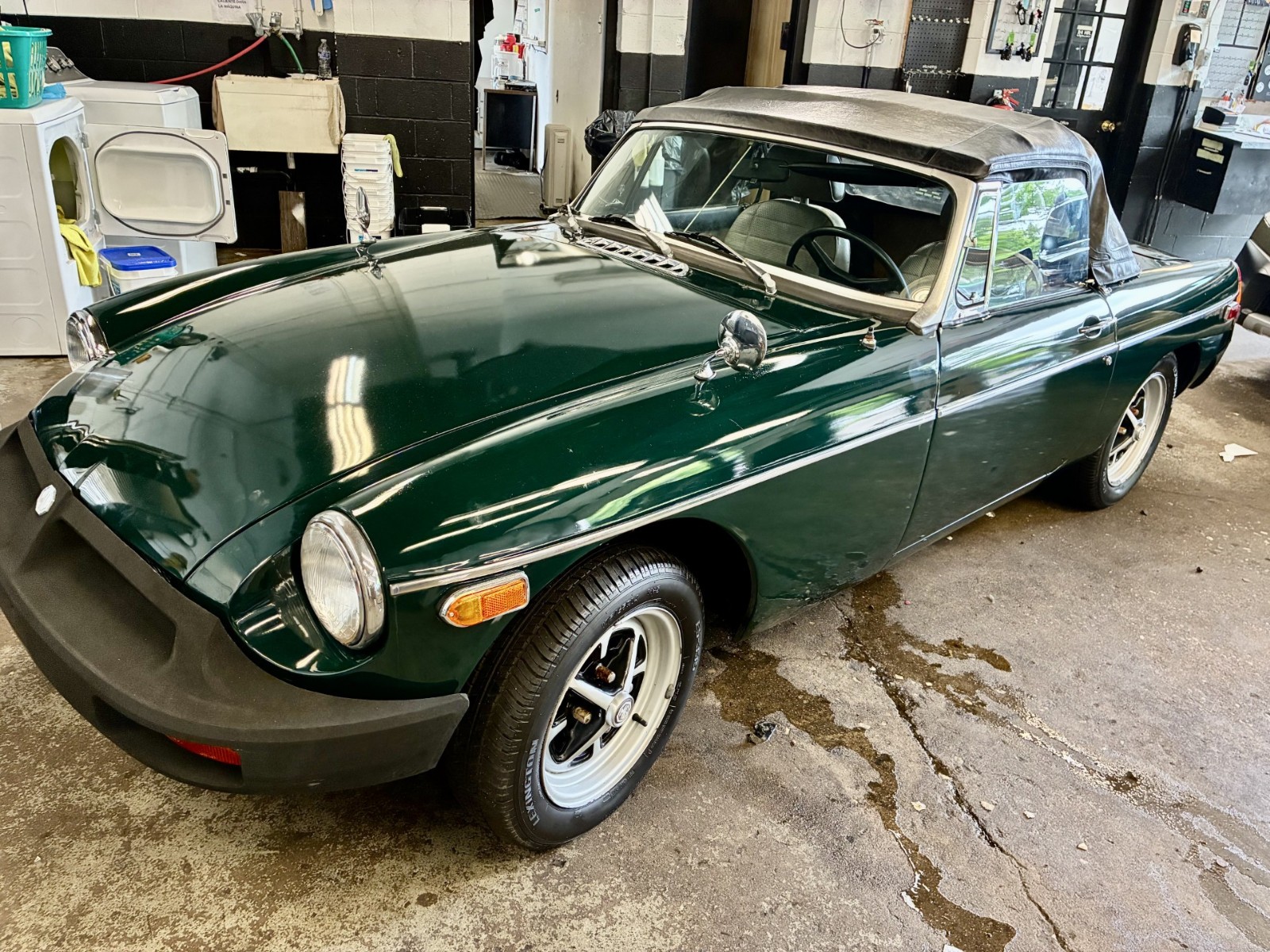MGB-1979-Convertible-Tan