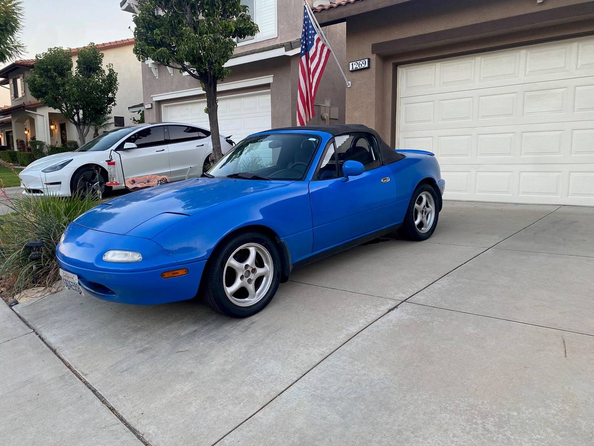 Mazda-Miata-1990-blue