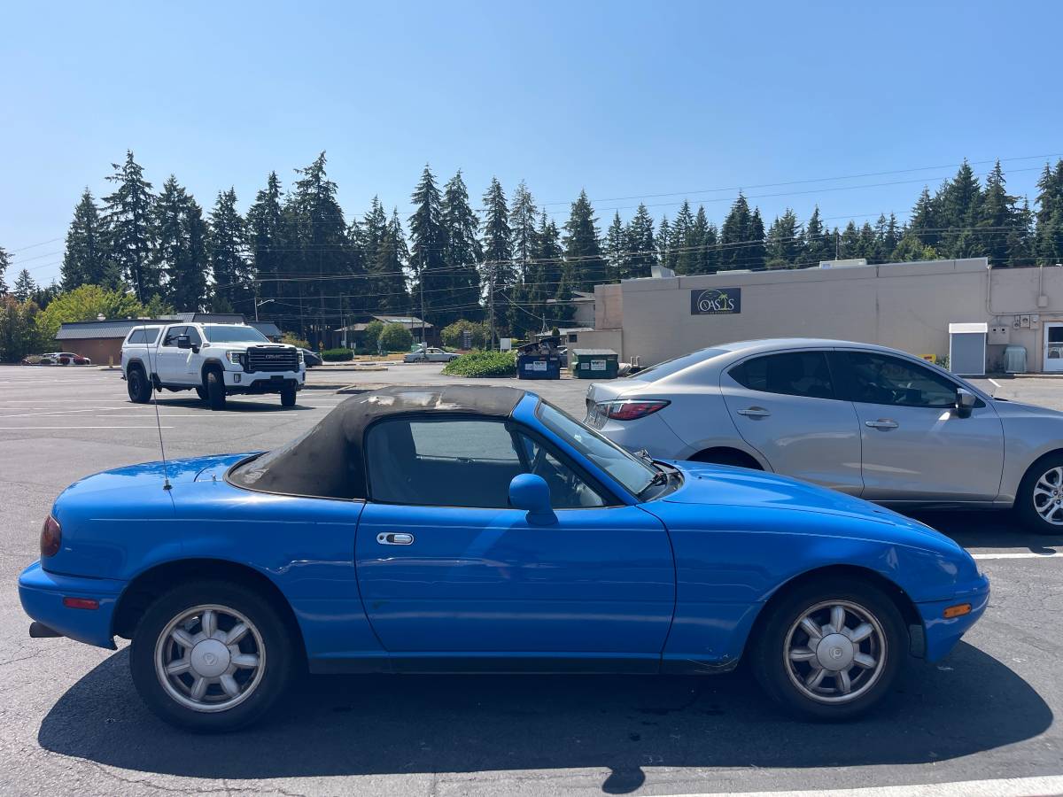 Mazda-Mx-5-miata-1993-blue