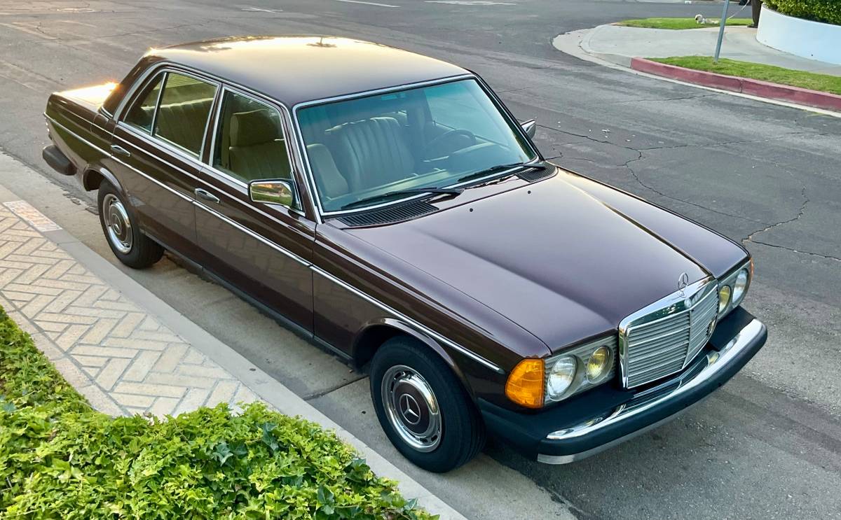 Mercedes-240d-1982-brown