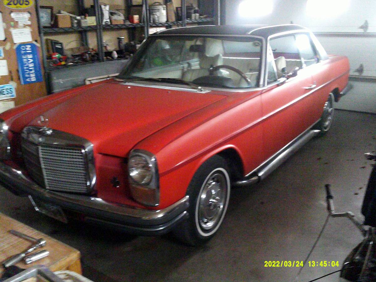 Mercedes-250-1970-red