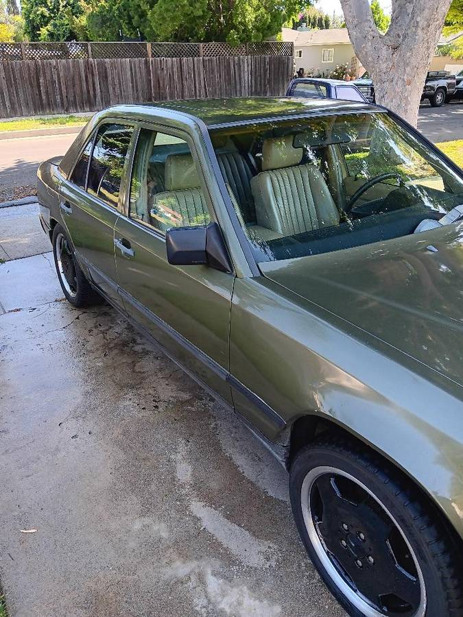 Mercedes-300d-1987