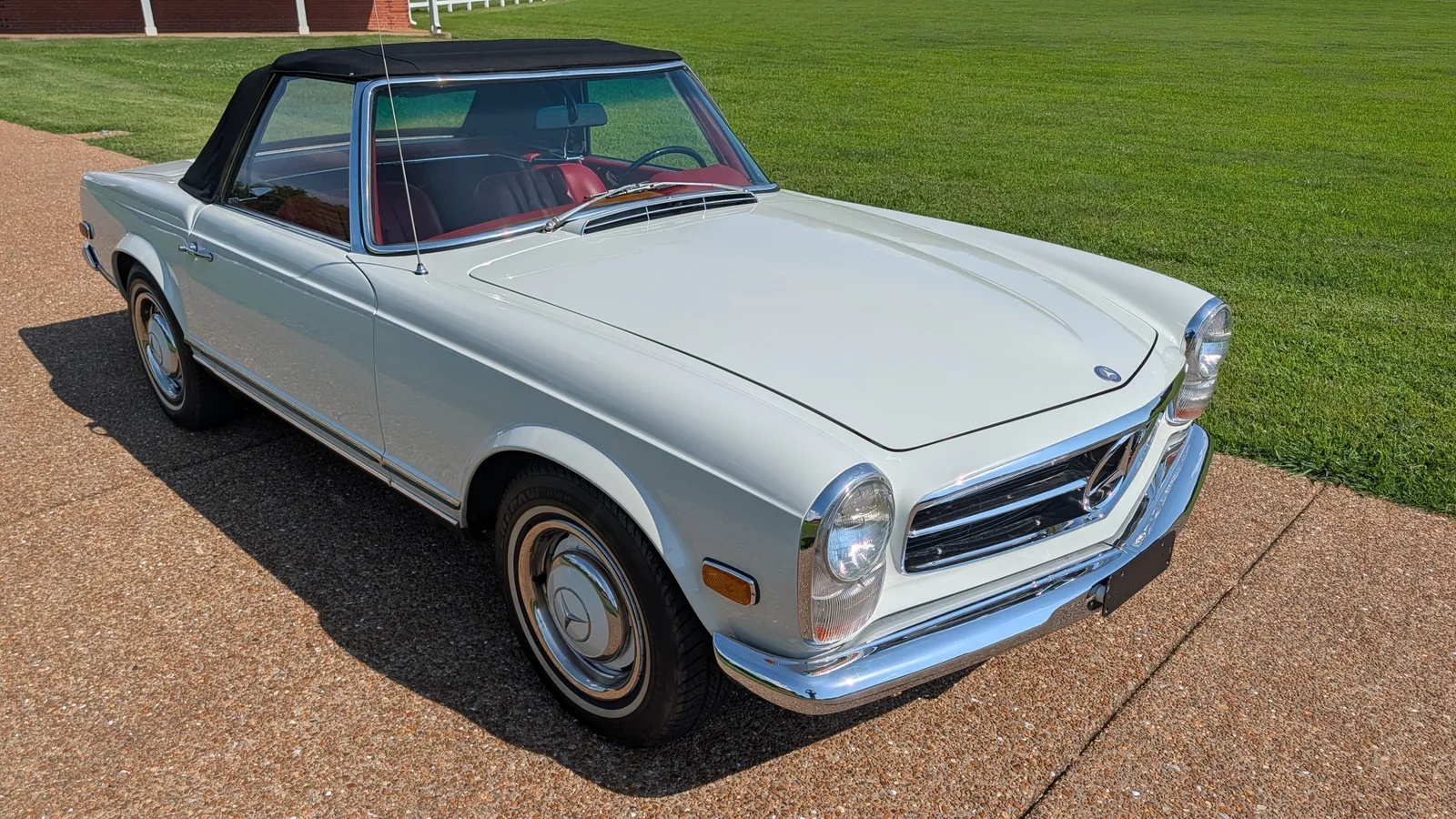 Mercedes-benz-250sl-1968-Papyrus-White-Red-Leather