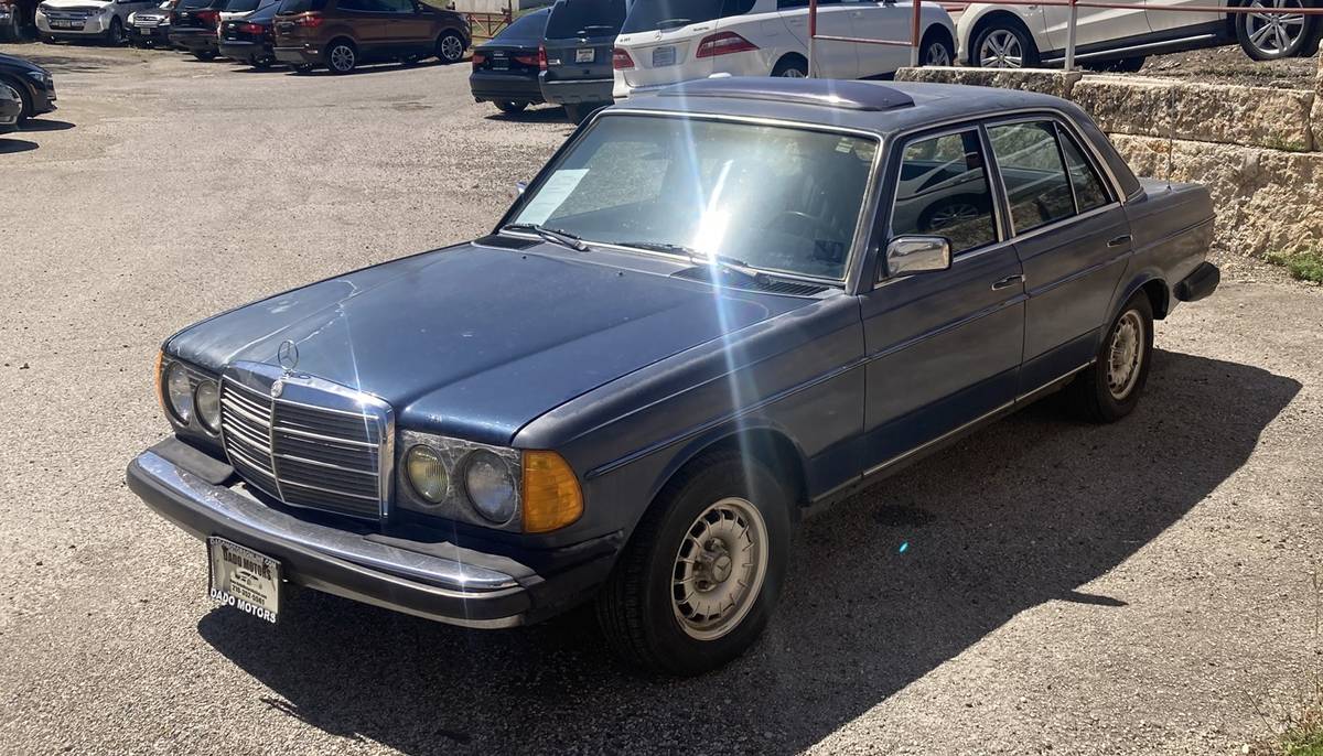 Mercedes-benz-300-1985-blue