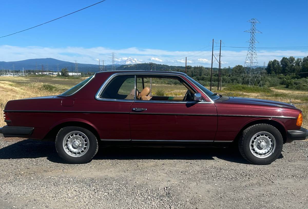 Mercedes-benz-300-1985