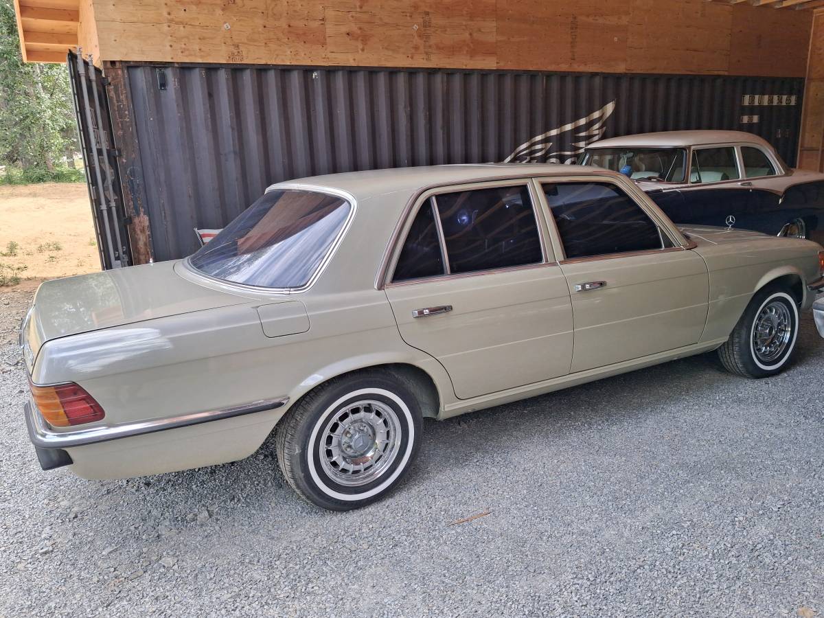 Mercedes-benz-300-turbo-deisel-1979