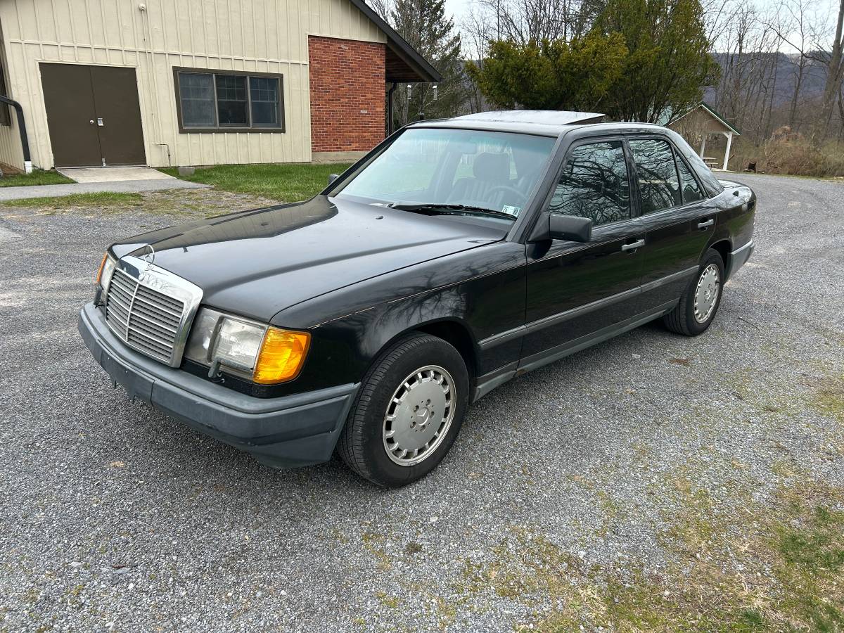 Mercedes-benz-300d-1987-black
