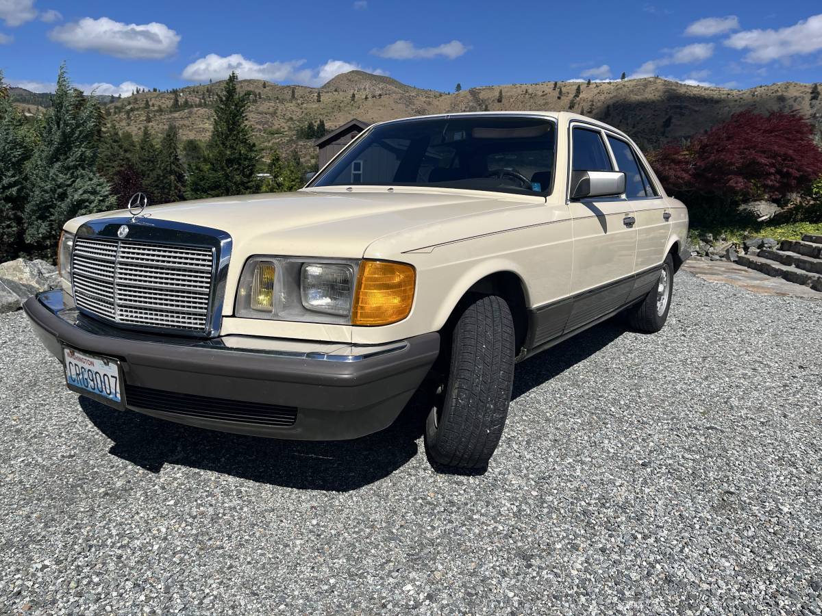 Mercedes-benz-300sd-1982-custom