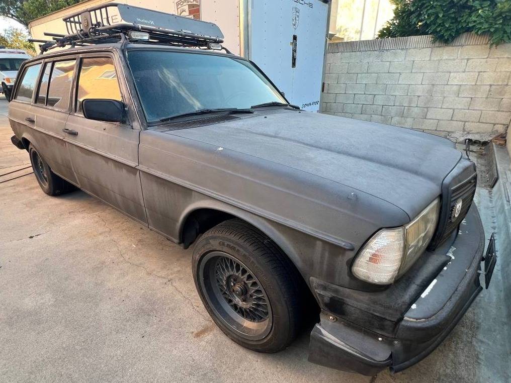 Mercedes-benz-300td-1983