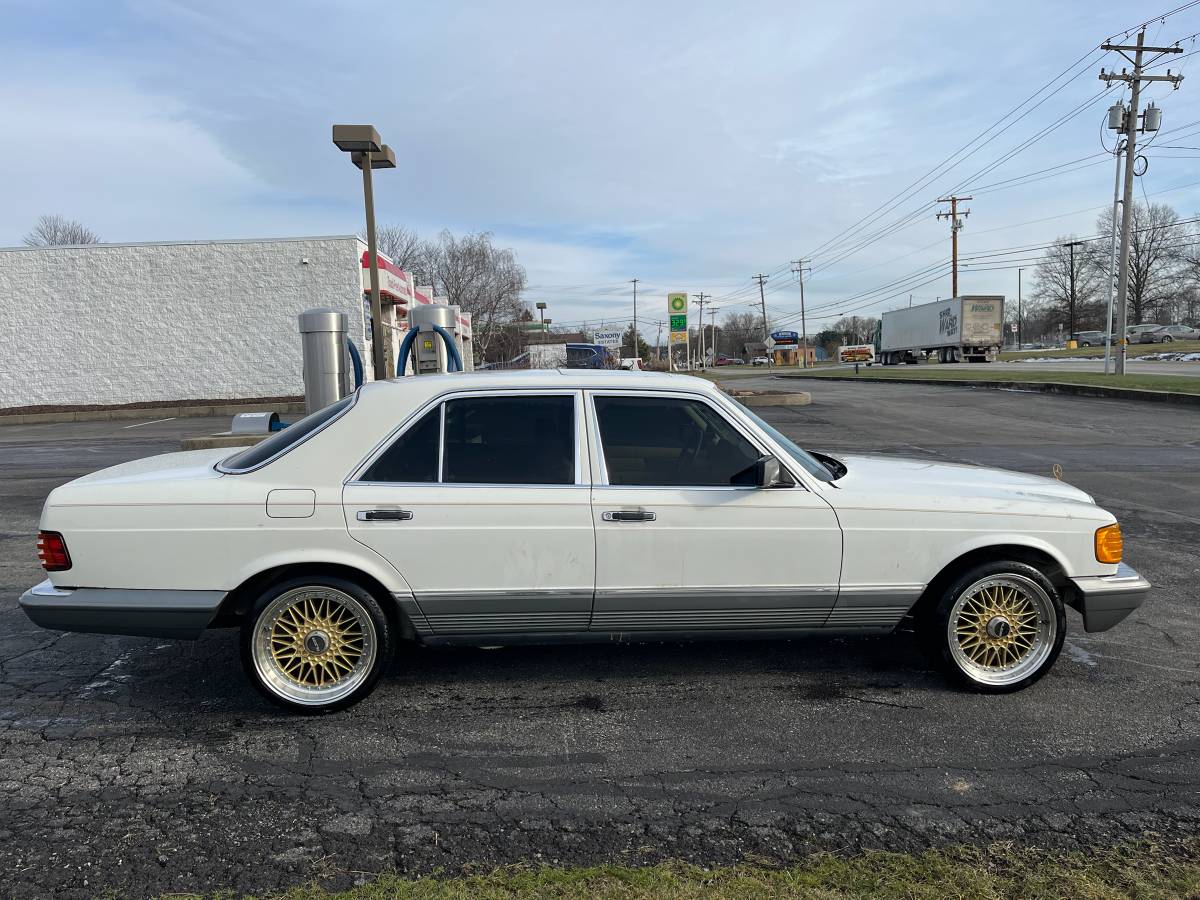 Mercedes-benz-380se-1985-white