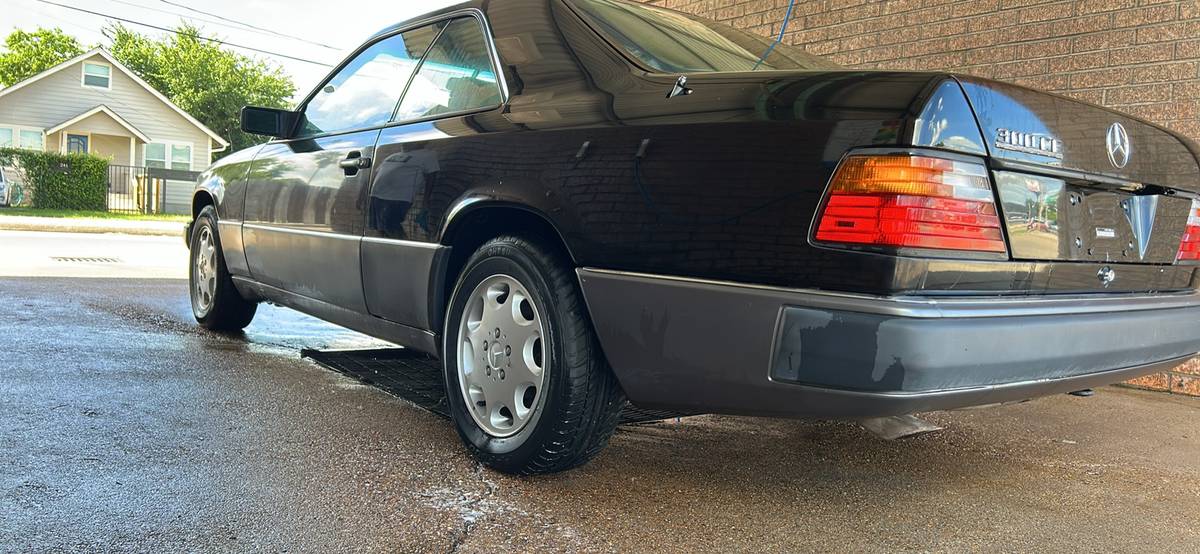 Mercedes-benz-Ce-300-1992-black