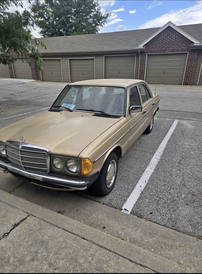 Mercedes-benz-E-class-1984