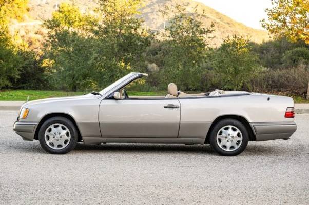 Mercedes-benz-E-class-1995-silver