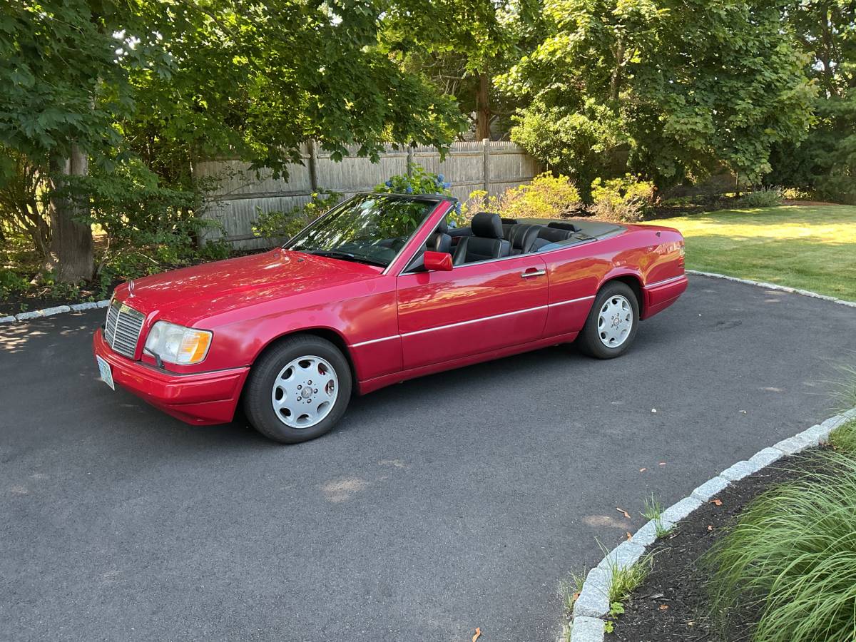 Mercedes-benz-E320-1994-red
