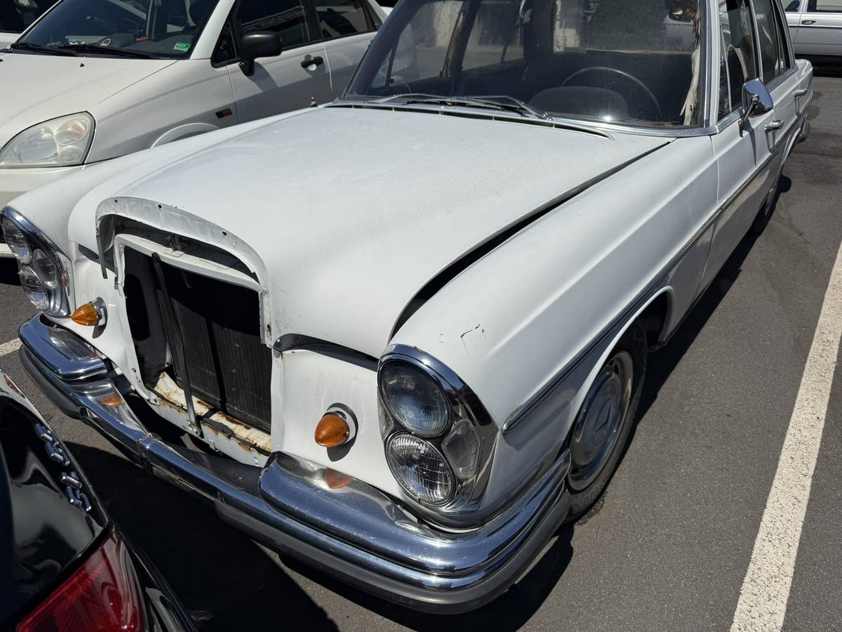 Mercedes-benz-S-class-1967-white