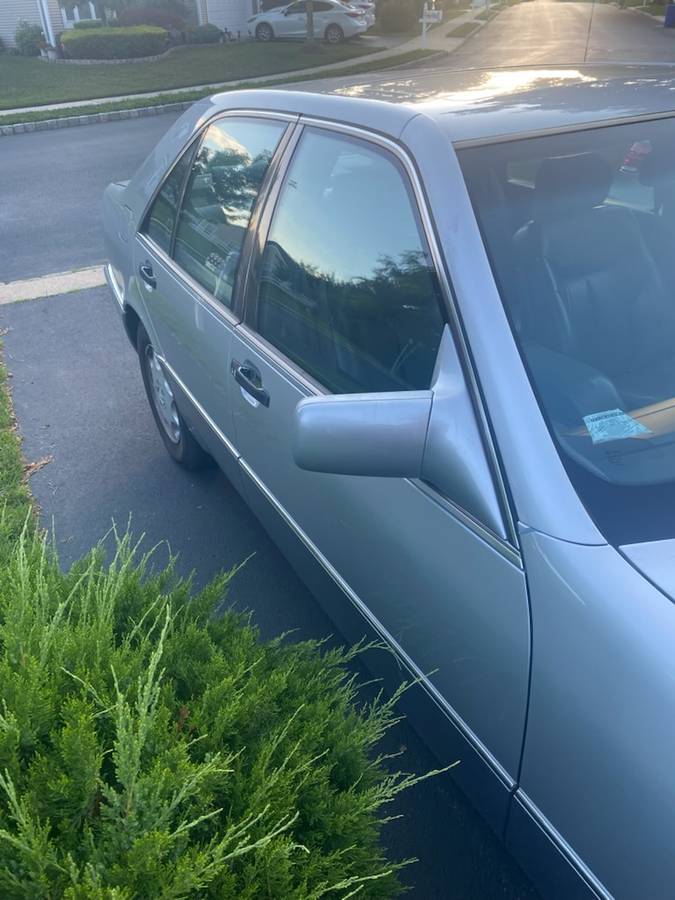 Mercedes-benz-S-class-1992
