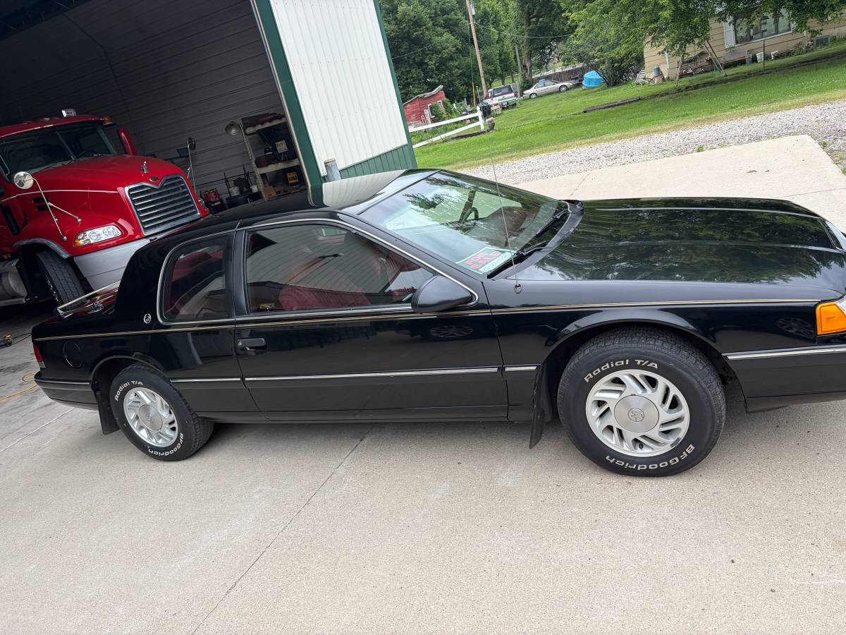 Mercury-Cougar-1989-black