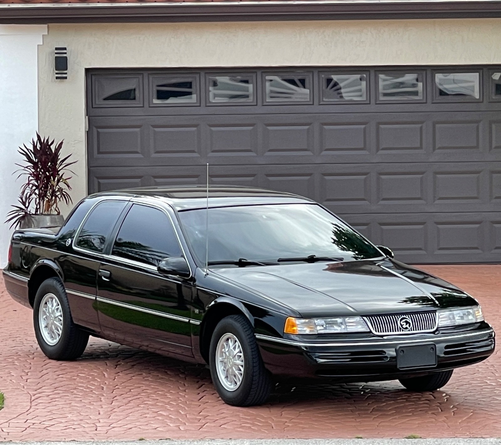 Mercury-Cougar-1993-Sedan-Black