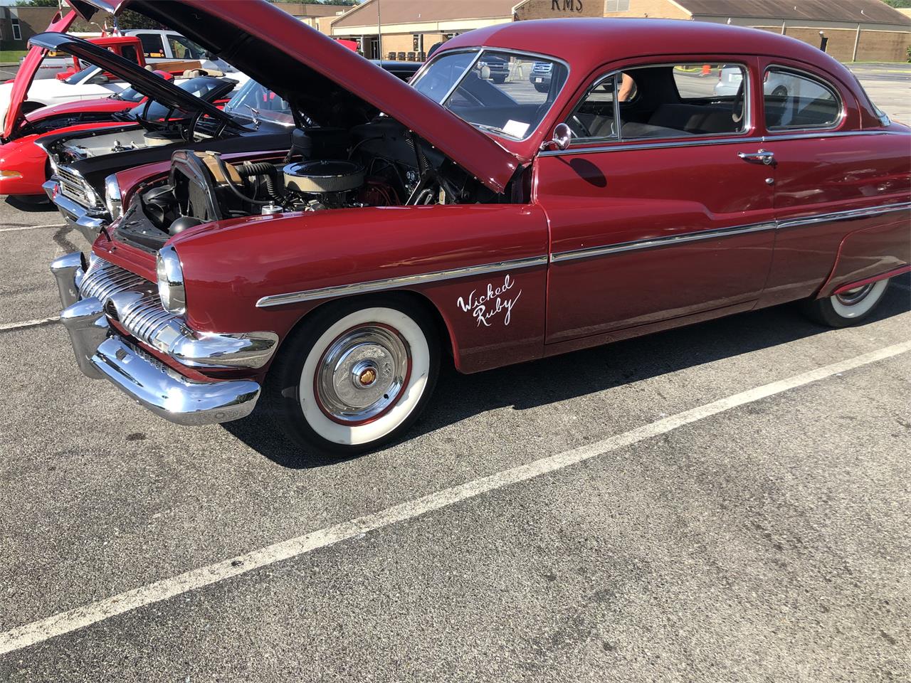 Mercury-Eight-custom-1951-Red-Grey