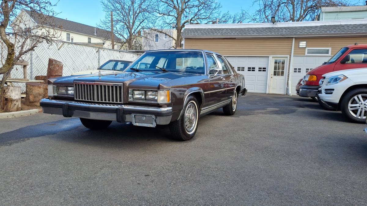 Mercury-Grand-marquis-ls-1985-brown