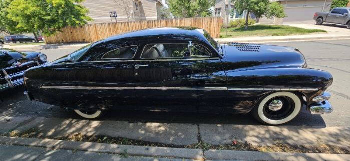 Mercury-Monterey-1951-Black-Custom-Two-Tone