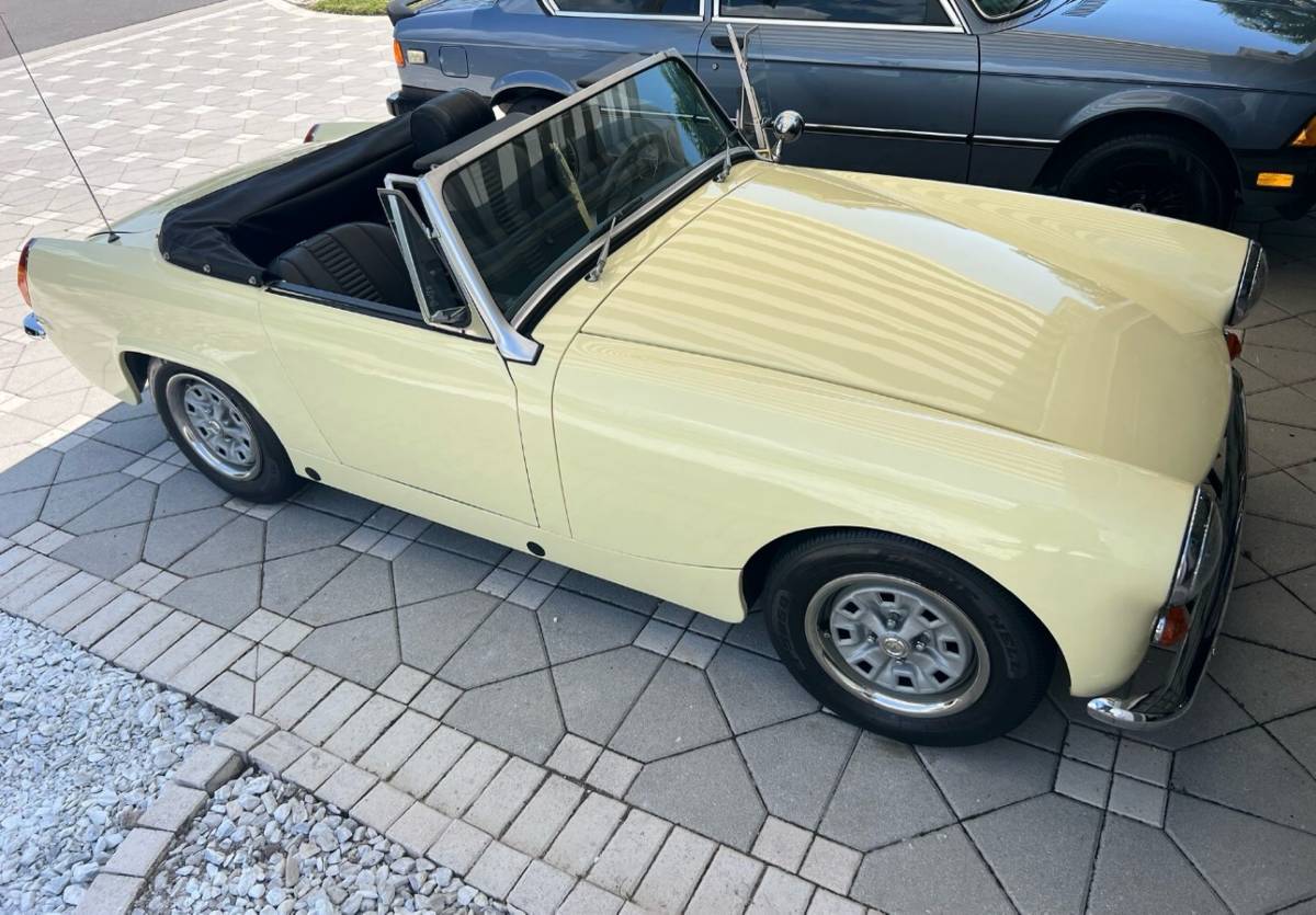 Mg-Mgb-1979-yellow
