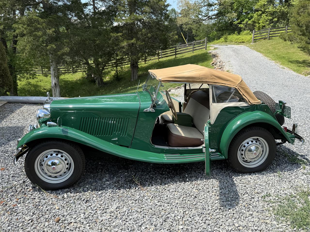 Mg-Td-1952-Green-Tan