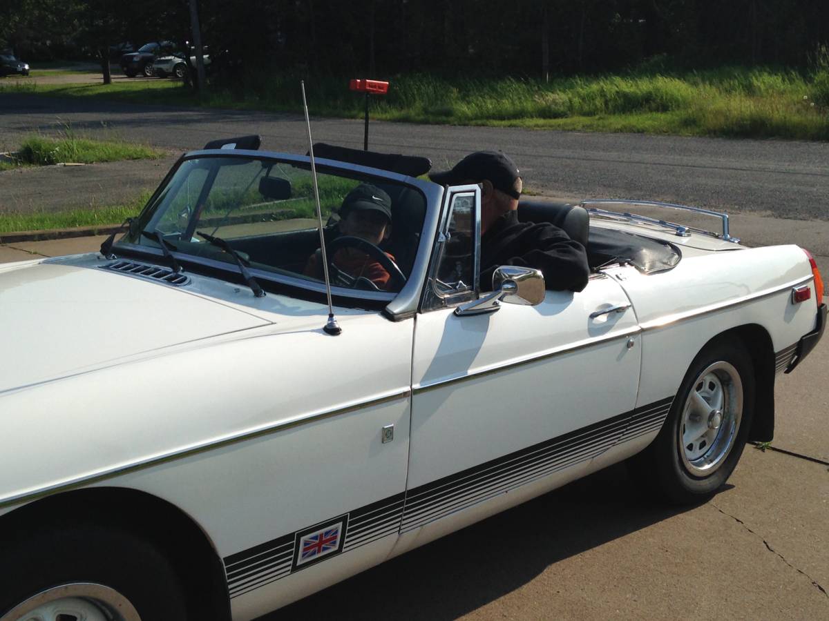 Mgb-convertible-1976-white