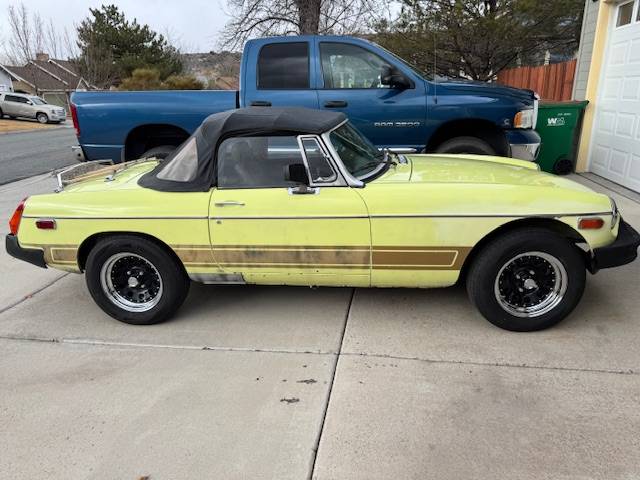 Mgb-convertible-1978-yellow