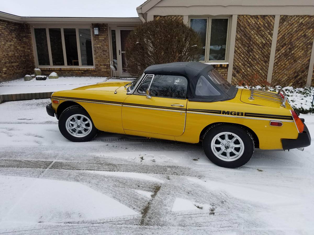 Mgb-convertible-1979-yellow