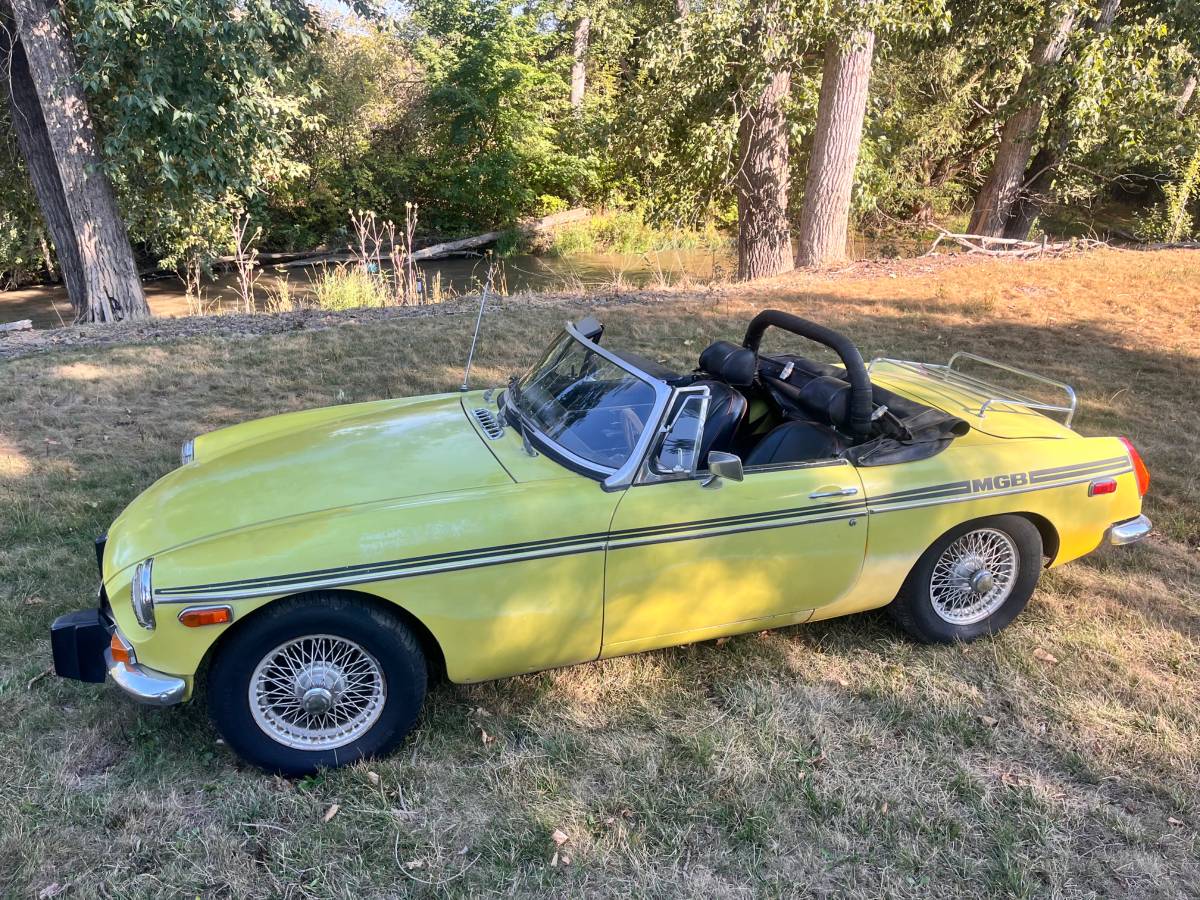 Mgb-roadster-1974-yellow