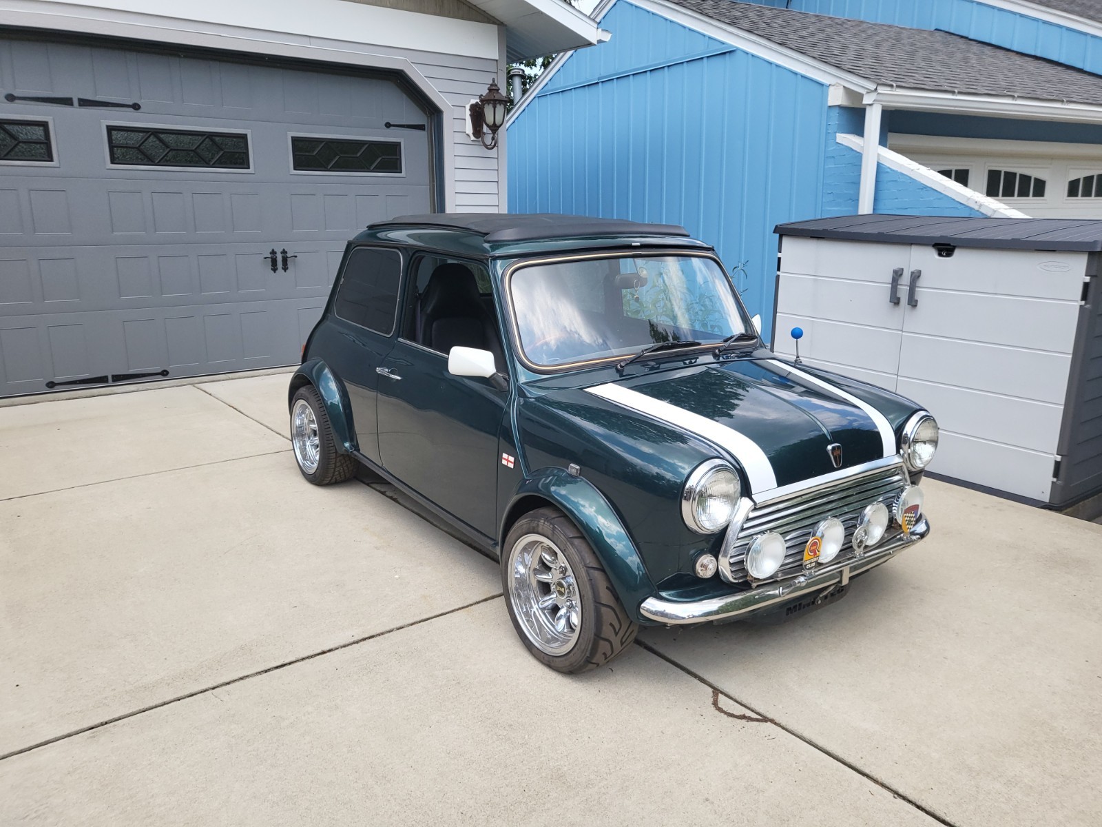 Mini-Classic-Mini-1973-Coupe-Black