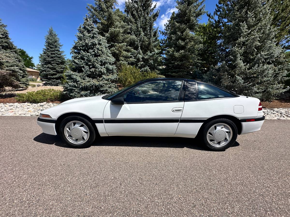 Mitsubishi-Eclipse-gs-2.0-1991-white