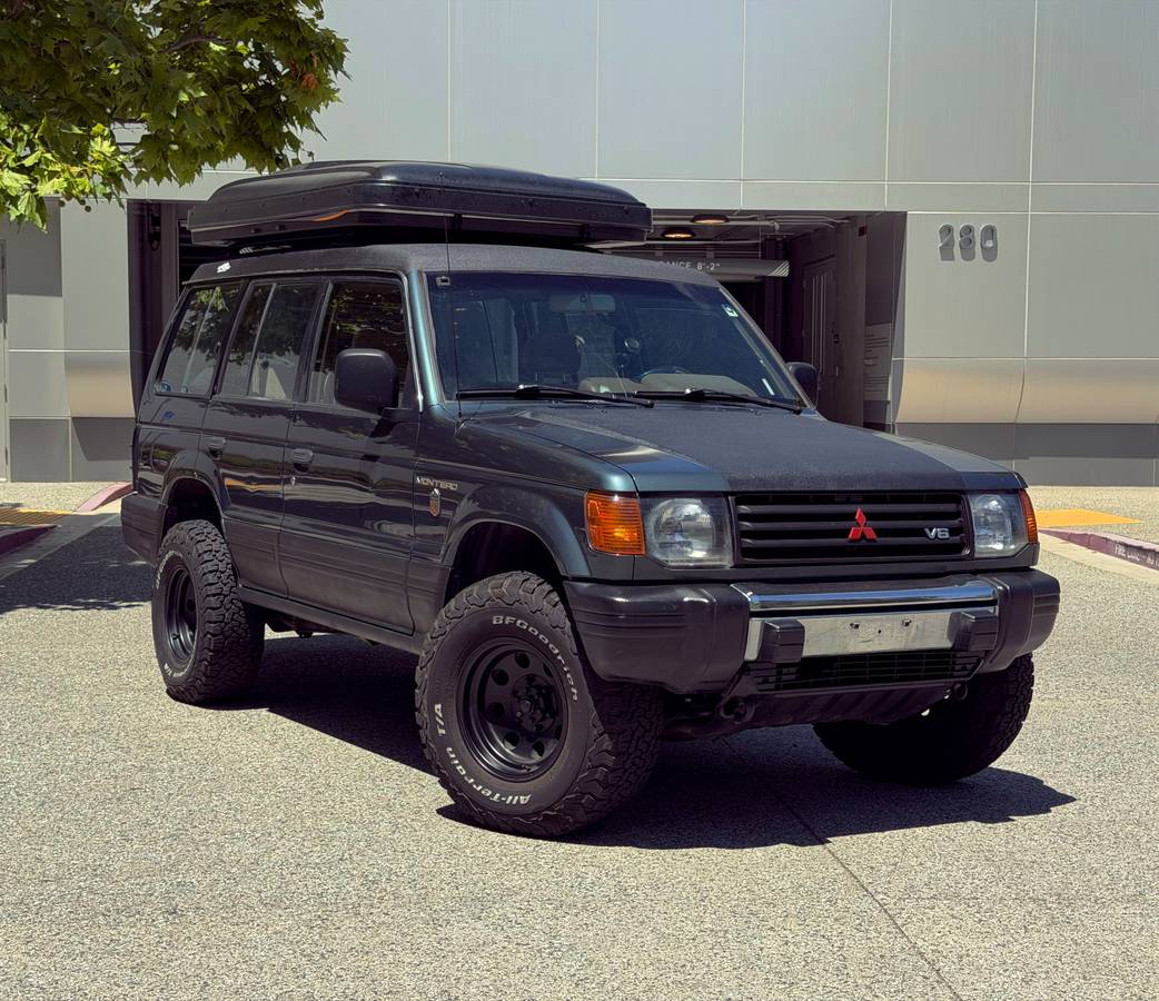 Mitsubishi-Montero-1995-green